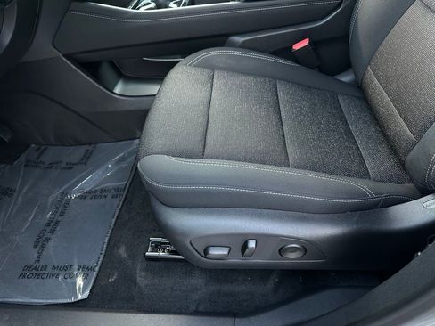 New 2026 Chevrolet Traverse LT image 12