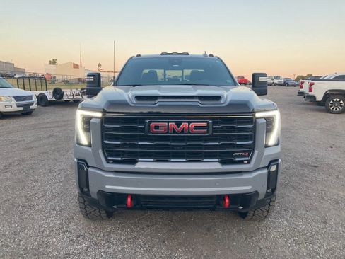 Used 2024 GMC Sierra 2500 AT4 w/ Technology Package AWD/4WD image 11