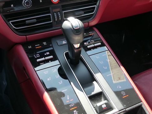 Used 2022 Porsche Macan GTS AWD/4WD image 22