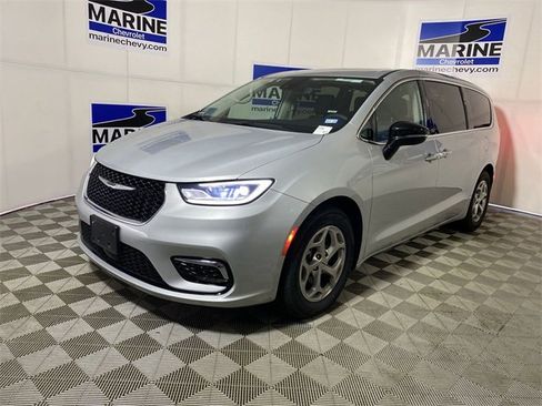 Used 2024 Chrysler Pacifica Limited image 14