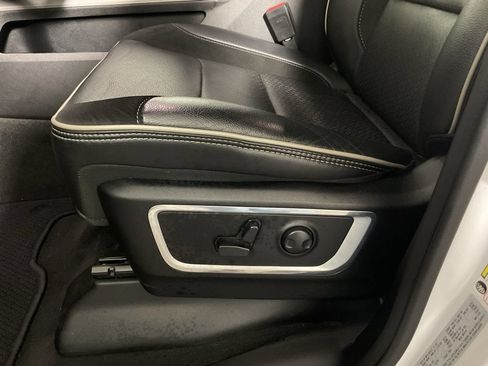Used 2024 RAM 1500 Laramie AWD/4WD image 20