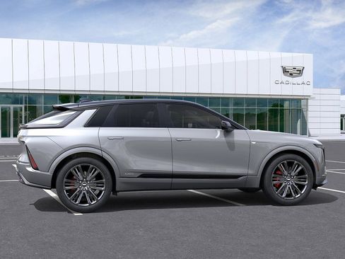 New 2026 Cadillac Lyriq V image 5
