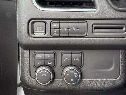 Used 2023 Chevrolet Suburban LS image 19
