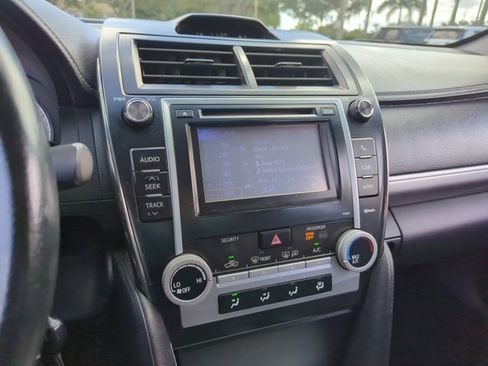 Used 2012 Toyota Camry SE image 12