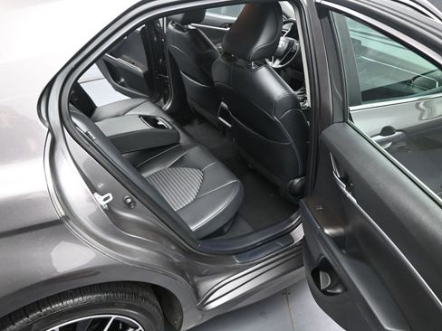 Used 2024 Toyota Camry SE image 31