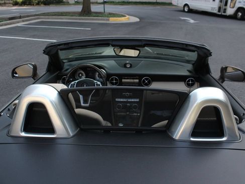 Used 2015 Mercedes-Benz SLK 350 w/ Multimedia Package image 17