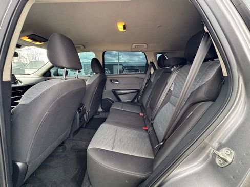 Used 2023 Nissan Rogue SV image 12