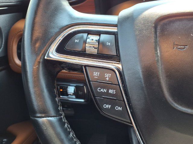 Certified 2022 Lincoln Nautilus Reserve w/ Luxury Package FWD image 16
