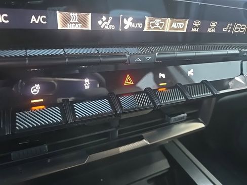 Used 2025 GMC Hummer EV 3X image 63