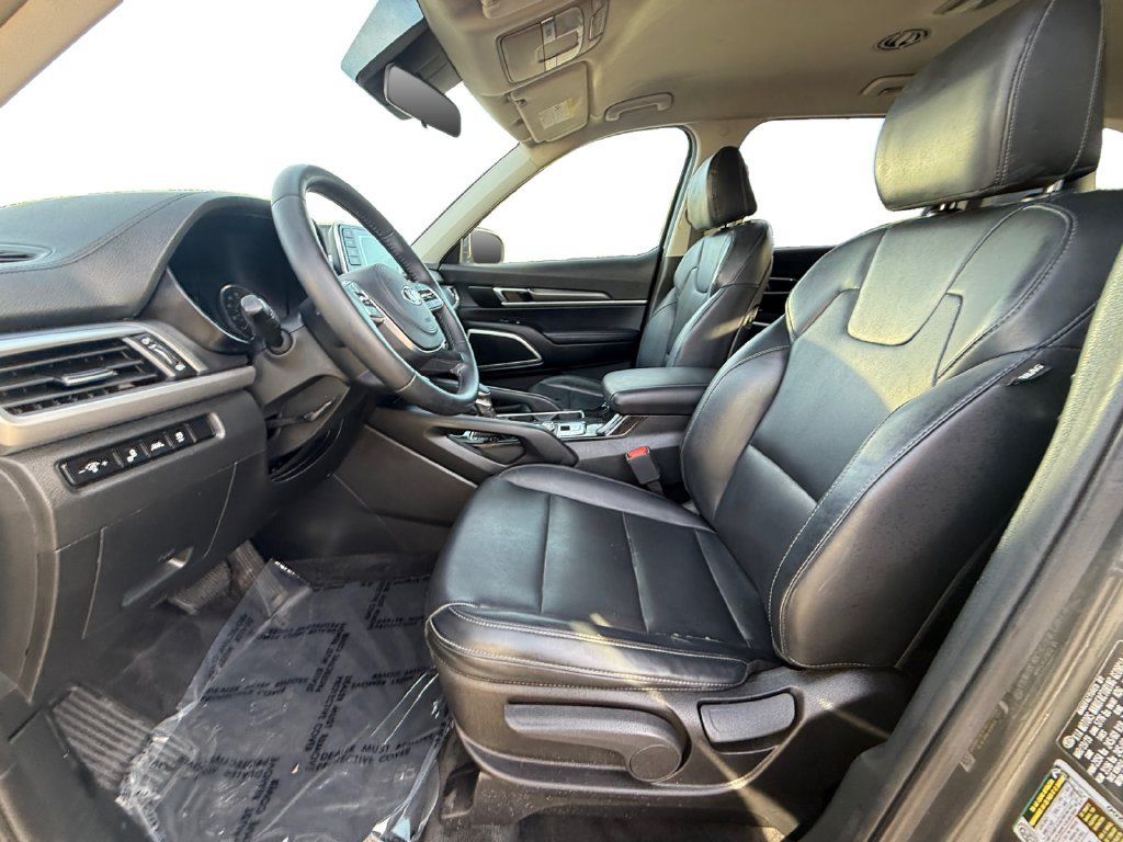 Used 2020 Kia Telluride LX FWD image 9