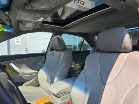 Used 2007 Toyota Camry XLE FWD image 19