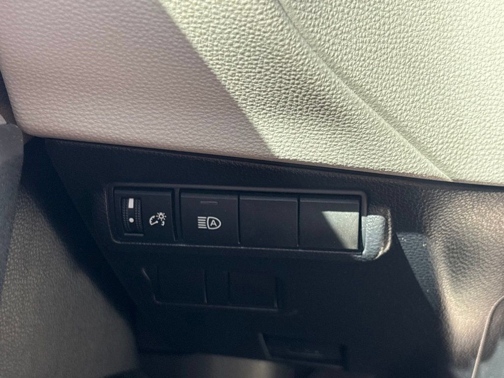 Used 2024 Toyota Corolla Cross L FWD image 23