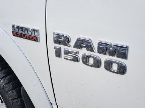 Used 2018 RAM 1500 SLT image 29