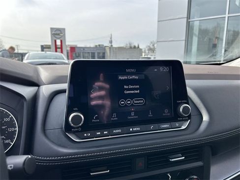 Used 2023 Nissan Rogue SV image 20