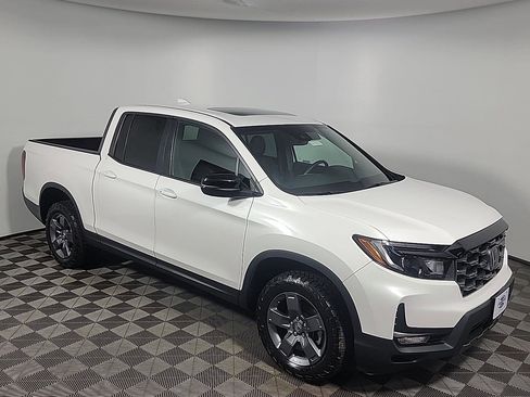 Certified 2024 Honda Ridgeline TrailSport image 2
