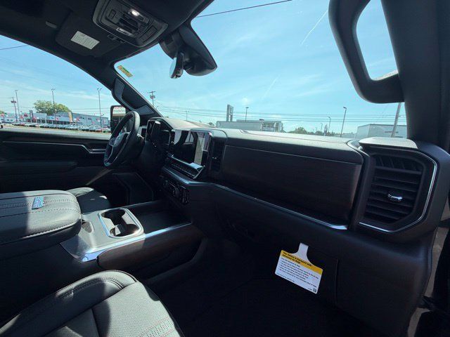Used 2025 Chevrolet Silverado 3500 High Country w/ High Country Premium Package AWD/4WD image 13
