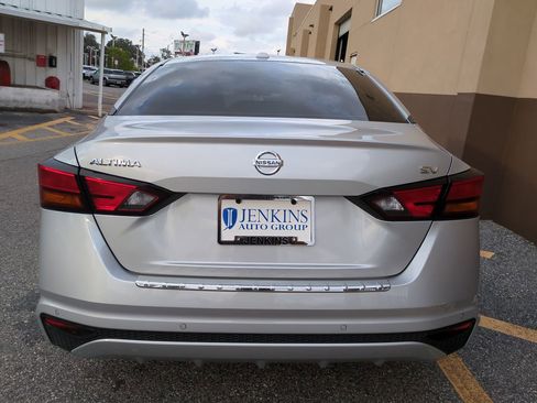 Used 2022 Nissan Altima 2.5 SV image 5