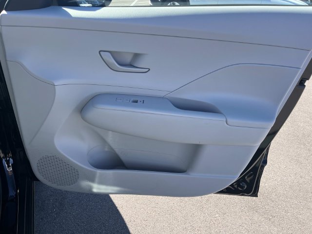 Certified 2025 Hyundai Kona SEL FWD image 23