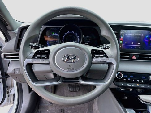 Used 2023 Hyundai Elantra Blue FWD image 11