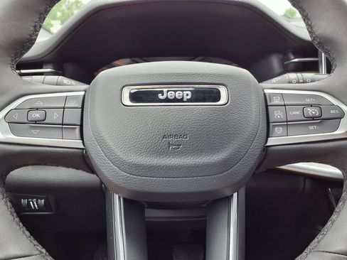 Used 2025 Jeep Compass Limited AWD/4WD image 14
