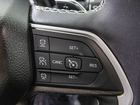 Used 2022 Jeep Grand Cherokee Limited 4xe AWD/4WD image 32