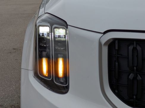 New 2025 Kia Telluride EX image 10