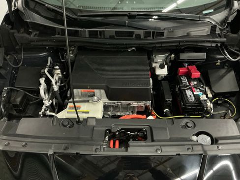 Used 2022 Nissan Leaf SV Plus image 28