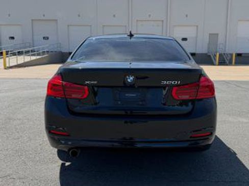 Used 2018 BMW 320i xDrive Sedan w/ Convenience Package AWD/4WD image 5