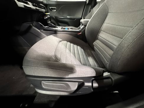 Certified 2025 Kia K4 EX image 17