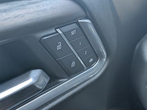 Used 2026 GMC Sierra 1500 SLT AWD/4WD image 14
