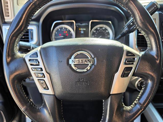 Used 2017 Nissan Titan PRO-4X AWD/4WD image 25