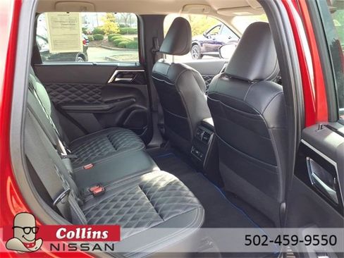 Used 2023 Mitsubishi Outlander SEL image 11