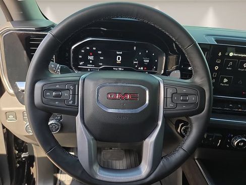 Used 2025 GMC Sierra 1500 SLT AWD/4WD image 19