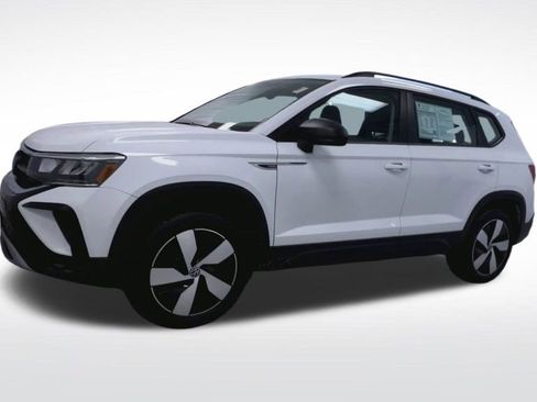 Used 2024 Volkswagen Taos S image 4