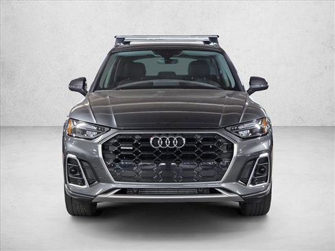 Used 2022 Audi Q5 2.0T Premium w/ Convenience Package AWD/4WD image 2