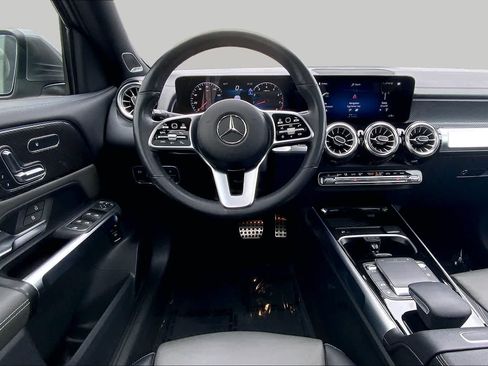 Used 2023 Mercedes-Benz GLB 250 4MATIC image 5