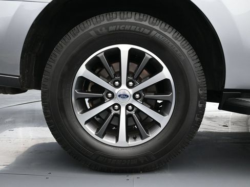Used 2021 Ford Expedition XLT RWD image 18