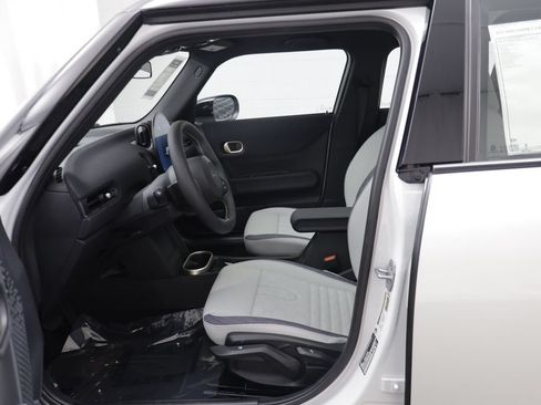 New 2026 MINI Cooper 4-Door Hardtop FWD image 6