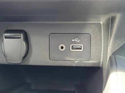 Certified 2025 Nissan Versa SV w/ Trunk Package FWD image 28