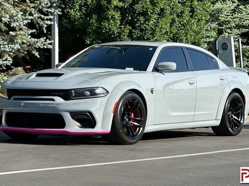Used 2022 Dodge Charger SRT Hellcat w/ Harman/Kardon Audio Group image 8