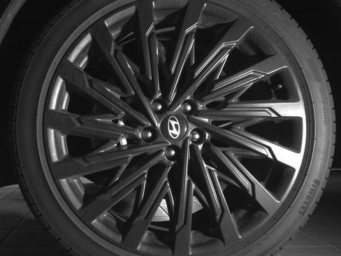 Used 2024 Hyundai Santa Fe Calligraphy image 9