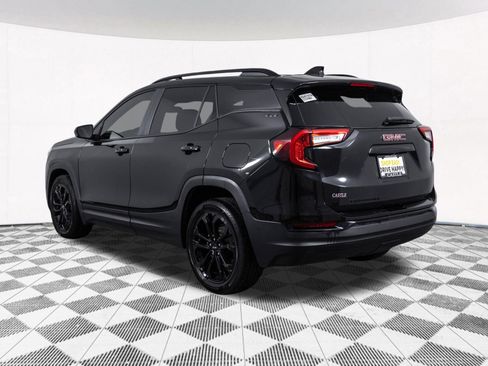 Used 2022 GMC Terrain SLE w/ Driver Convenience Package FWD image 16