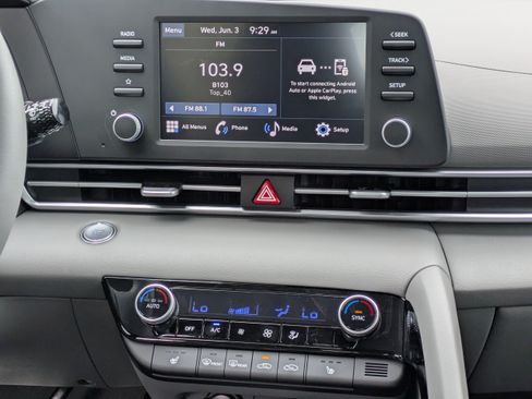New 2026 Hyundai Elantra SEL Sport FWD image 18
