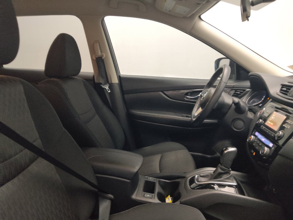 Used 2017 Nissan Rogue SV FWD image 21