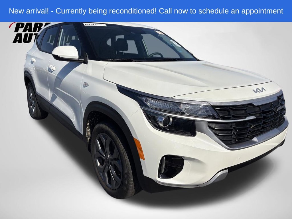 Used 2024 Kia Seltos LX AWD/4WD image 1