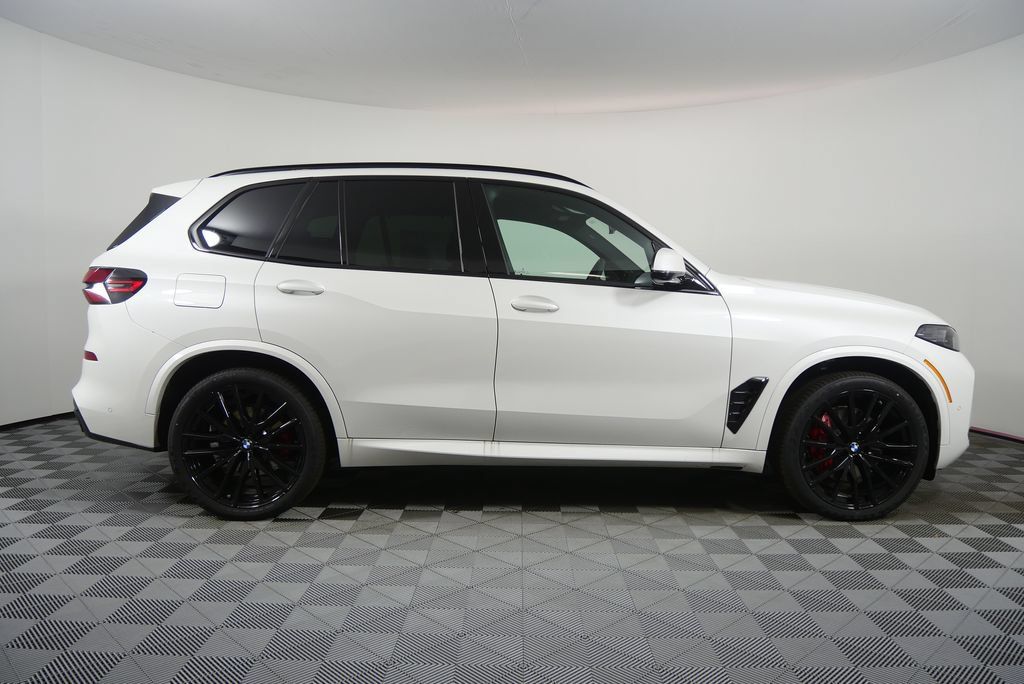 Used 2026 BMW X5 xDrive40i w/ M Sport Package AWD/4WD image 7