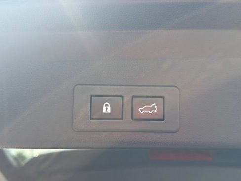 Used 2022 Subaru Ascent Limited AWD/4WD image 37