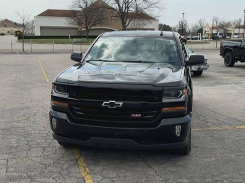 Used 2018 Chevrolet Silverado 1500 LT w/ Midnight Edition image 3