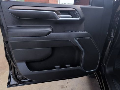 Used 2023 Chevrolet Silverado 1500 LT AWD/4WD image 12