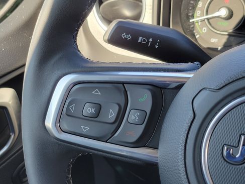 Used 2025 Jeep Wrangler Unlimited Sahara w/ Safety Group image 11